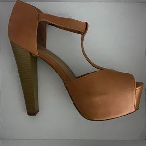 Breckelle’s Tan Heels